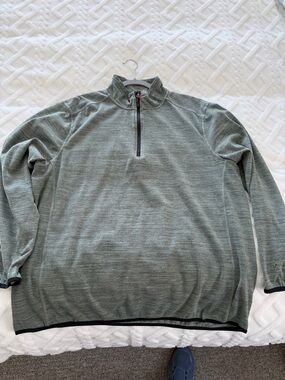 Avalanche Men's Quarter-Zip Sweater in Heathered Sage Green